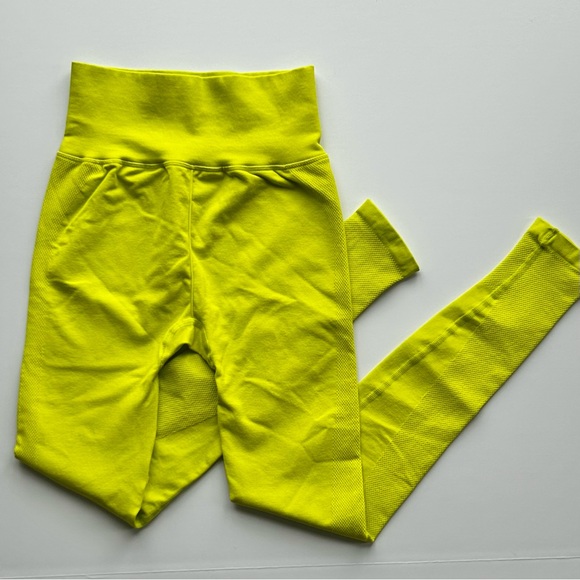 🍒NWOT Camila Coelho Sport Leggings. Size: S/M - Picture 11 of 11